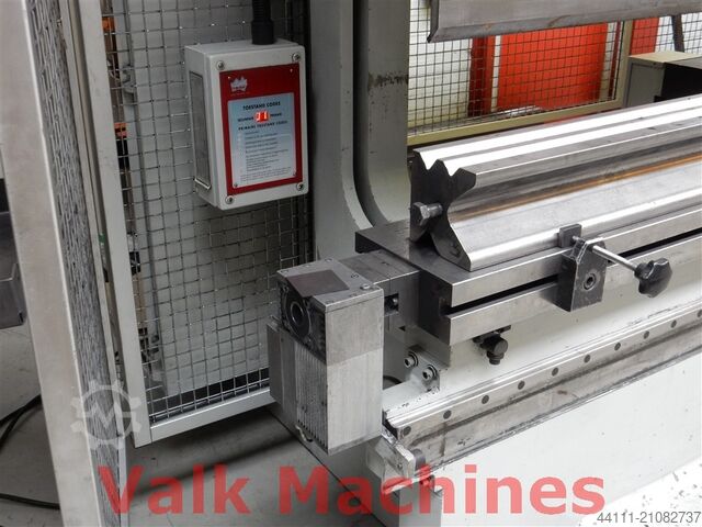 Abkantpresse 4.300 mm x 300 Ton Darley EHP-LS 300.43/37