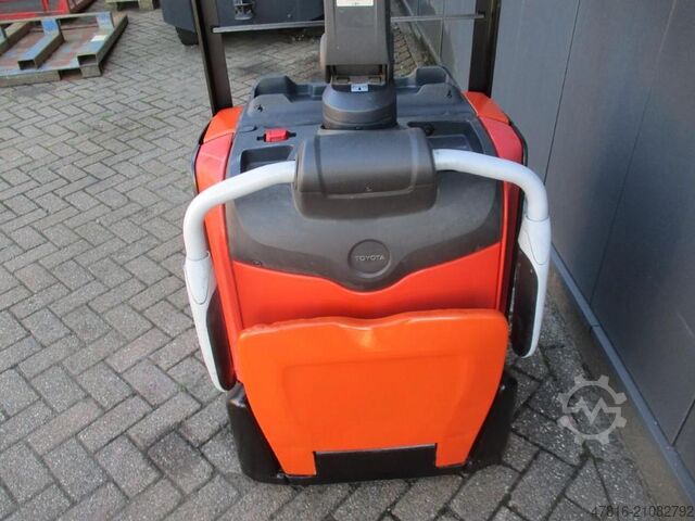 Niederhubwagen TOYOTA LPE200