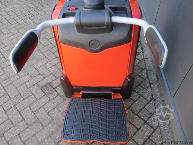 Niederhubwagen TOYOTA LPE200