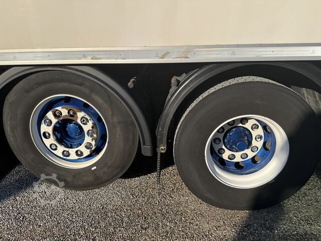 Kühlkoffer-LKW SCANIA R450 ISO-Koffer 9.60m Themoking -20°C