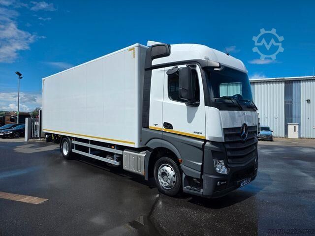 Koffer Mercedes-Benz Actros 1833 L Retarder 2x Bett LBW Bär 1.500kg