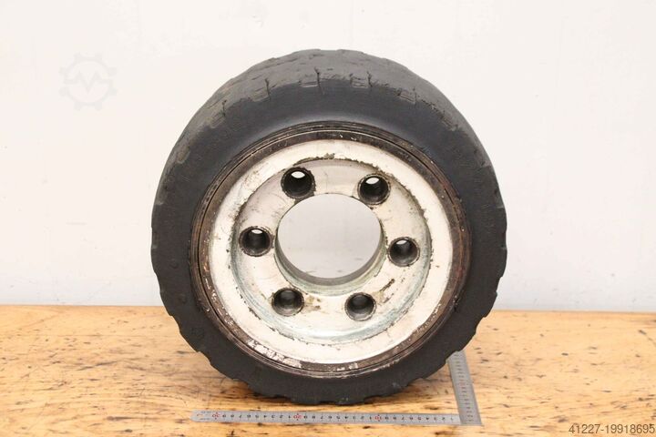 Solid rubber tires Bergougnan 18x7x12 1/8  /  457/178-308