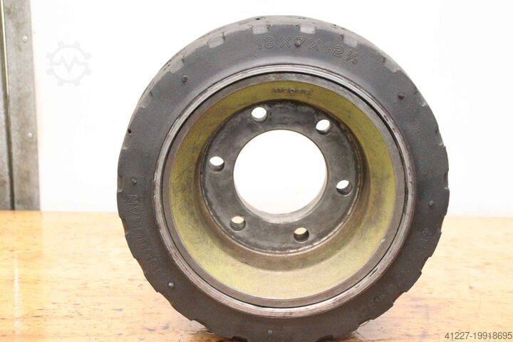 Solid rubber tires Bergougnan 18x7x12 1/8  /  457/178-308