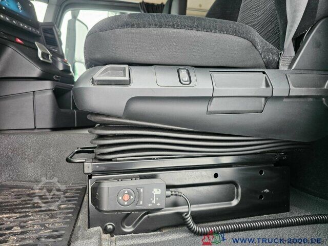 Standard tractor unit Mercedes-Benz Actros 1836 Deutscher LKW 1.Hand MBUX