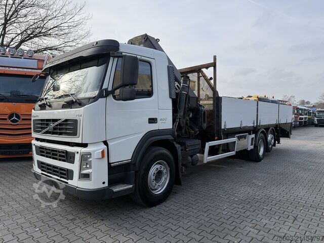 Autokran Volvo FM300 6X2*4 Maschinentransporter Kran Hiab 322