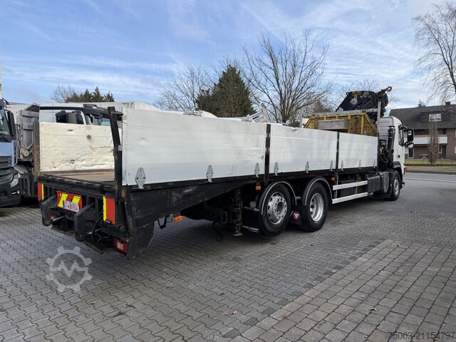 Autokran Volvo FM300 6X2*4 Maschinentransporter Kran Hiab 322