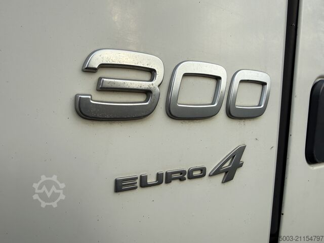 Autokran Volvo FM300 6X2*4 Maschinentransporter Kran Hiab 322