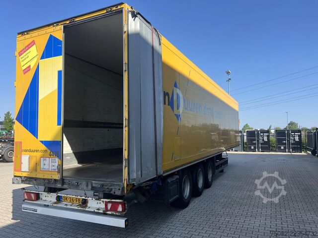 Sliding tarpaulins Schmitz Cargobull SKO 24 Zijwanden / SAF trommelremmen / gegalvan...