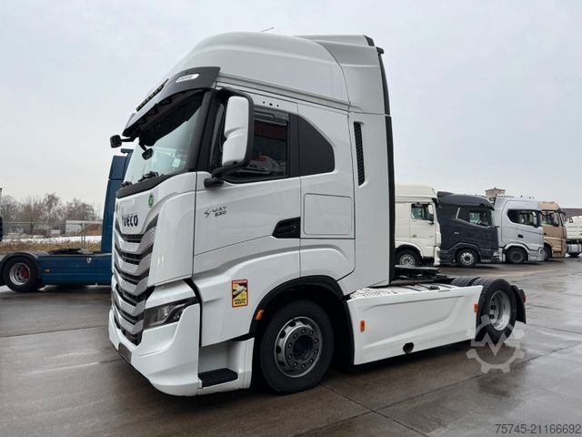 Volumen SZM IVECO S-WAY 530 * RETARDER * 2 X TANK * ACC * WENIG KM