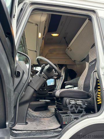 Volumen SZM IVECO S-WAY 530 * RETARDER * 2 X TANK * ACC * WENIG KM