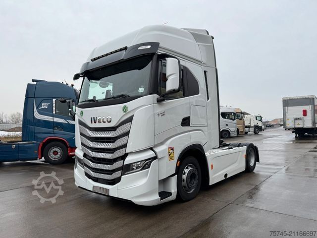 Volumen SZM IVECO S-WAY 530 * RETARDER * 2 X TANK * MIT AUFLIEGER