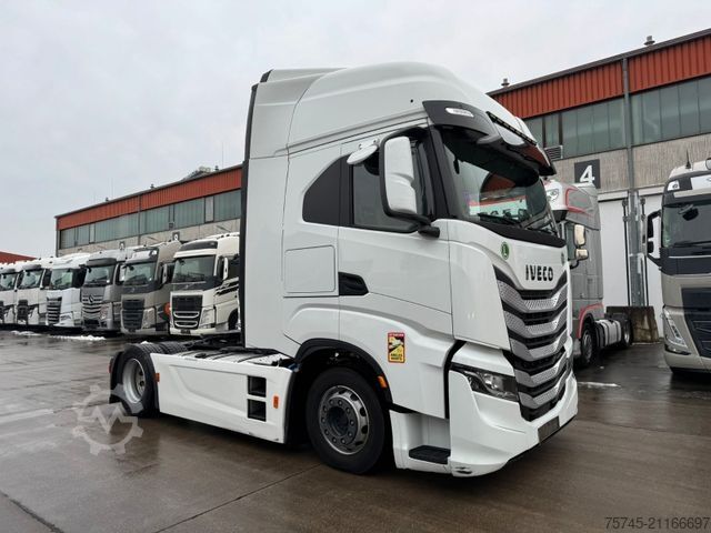 Volumen SZM IVECO S-WAY 530 * RETARDER * 2 X TANK * MIT AUFLIEGER