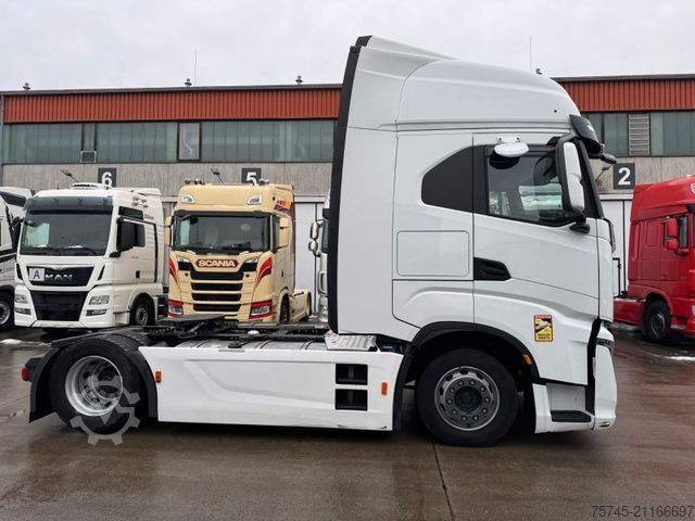 Volumen SZM IVECO S-WAY 530 * RETARDER * 2 X TANK * MIT AUFLIEGER