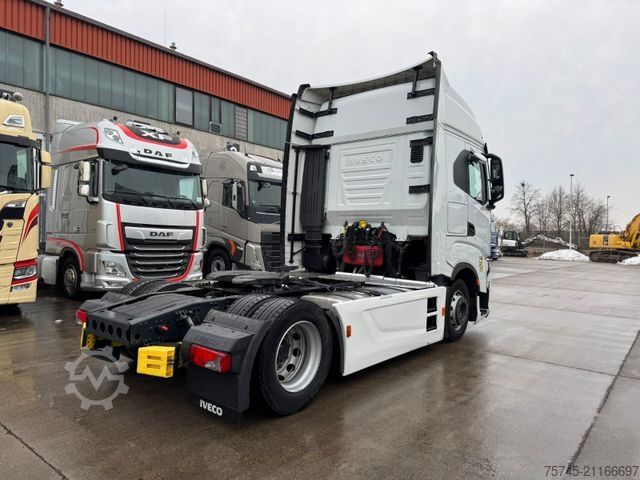 Volumen SZM IVECO S-WAY 530 * RETARDER * 2 X TANK * MIT AUFLIEGER