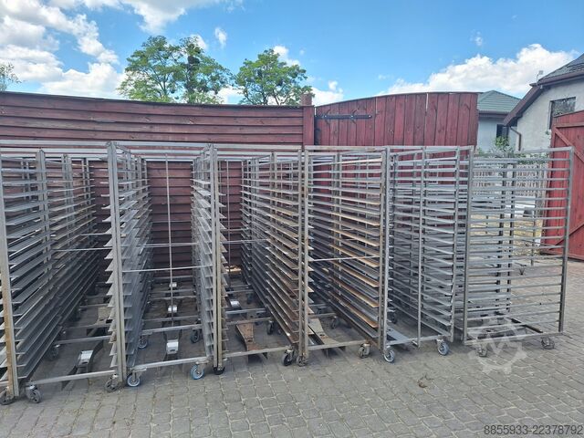 Bäckereiwagen mit Auffahrrampe  