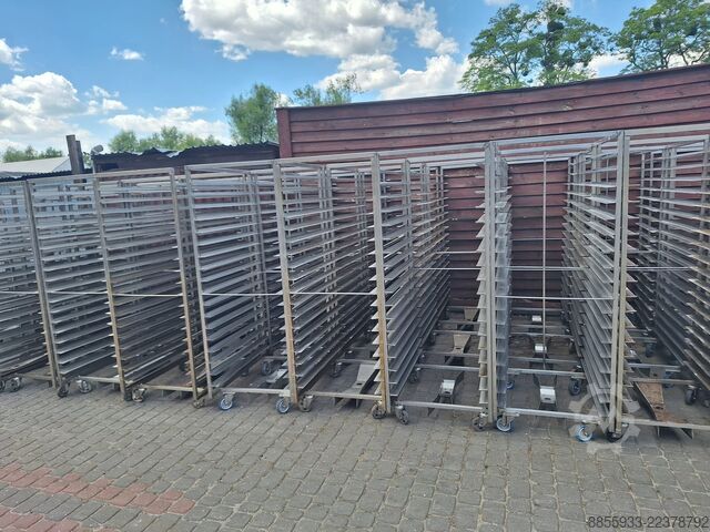 Bäckereiwagen mit Auffahrrampe  