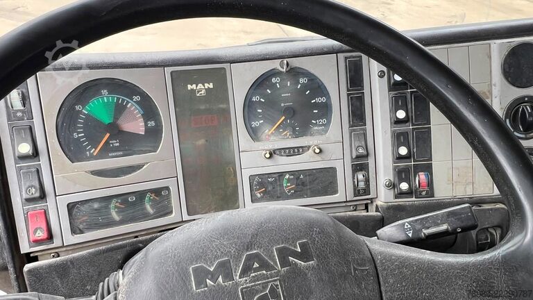 Fahrgestell mit Fahrerhaus MAN 35.410 (MANUAL PUMP / POMPE MANUELLE / 6 CYLIND...