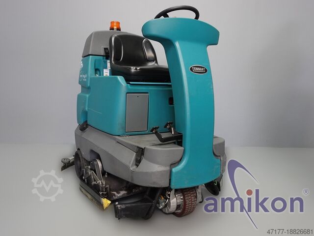 Ride-on scrubber-dryer Tennant T7+ mit ec-H2O™
