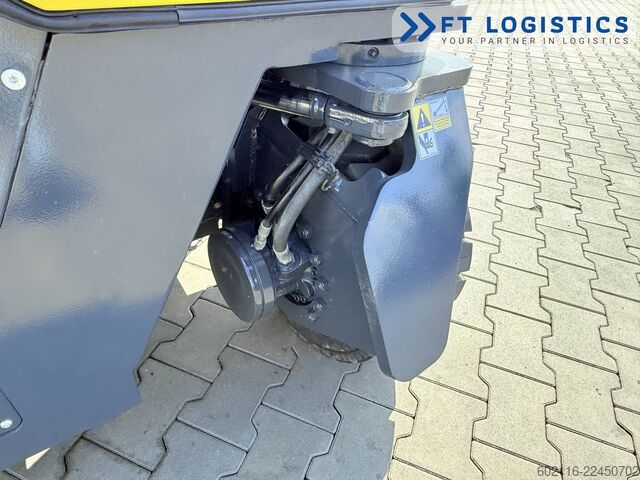 4-way forklift Combilift CB4500 GAS TRIPLEX 6400 FORK POSITIONER