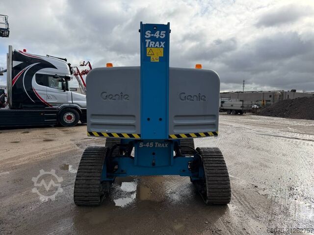 Teleskopbühne Genie S 45 Trax
