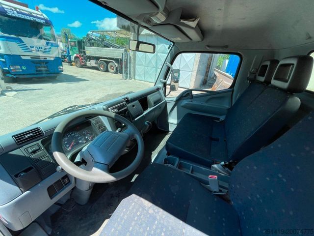 Transporter mit Koffer MITSUBISHI Canter Fuso 3C13 Koffer mit Flügeltüre BJ 2009
