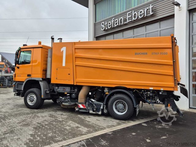 Kehrmaschine MERCEDES-BENZ Actros 2032 A 4x4 Bucher STKF 9500 Airport