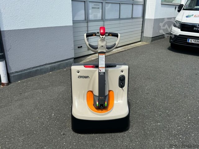 Electric Pallet Truck Crown WP 3210