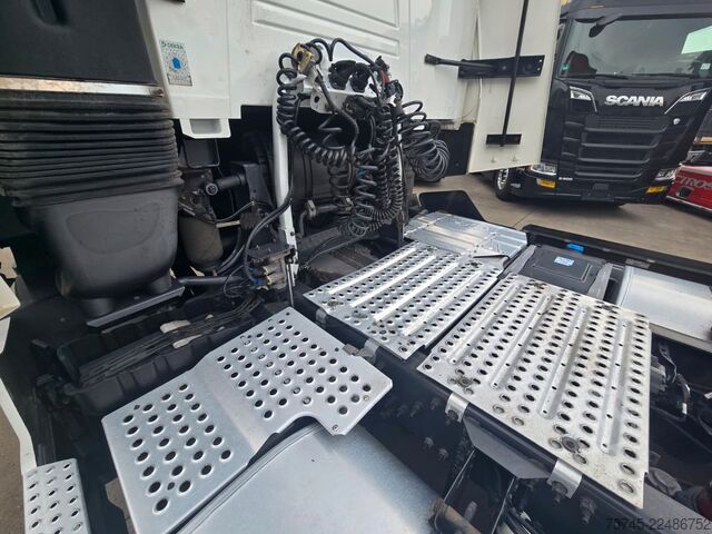 Standard tractor unit RENAULT T 520 * ACC * KLIMAAUT. * SPURHALTE *
