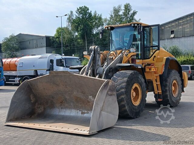 Wheel loader VOLVO L180H Radlader 29,7 t *Waage *12.069 h