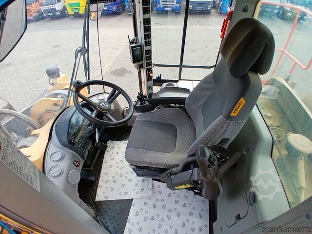 Wheel loader VOLVO L180H Radlader 29,7 t *Waage *12.069 h