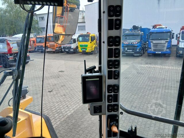 Wheel loader VOLVO L180H Radlader 29,7 t *Waage *12.069 h