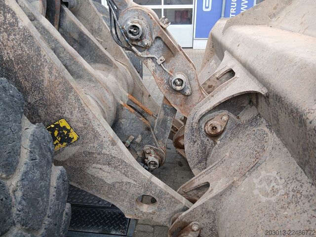 Wheel loader VOLVO L180H Radlader 29,7 t *Waage *12.069 h