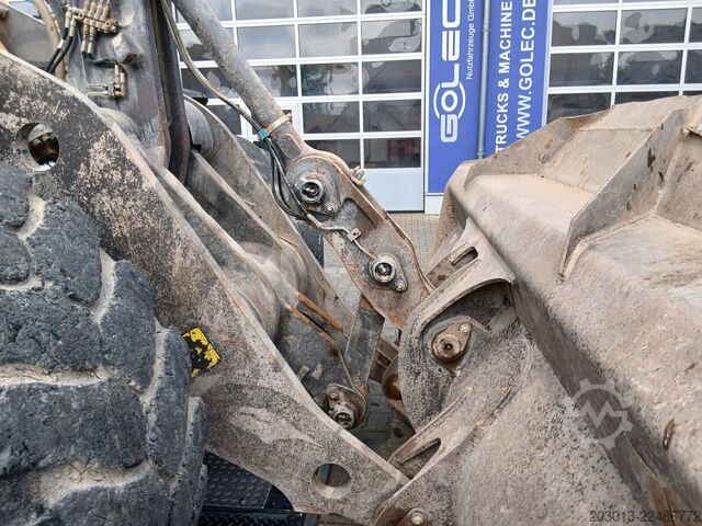 Wheel loader VOLVO L180H Radlader 29,7 t *Waage *12.069 h