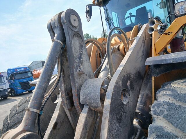 Wheel loader VOLVO L180H Radlader 29,7 t *Waage *12.069 h