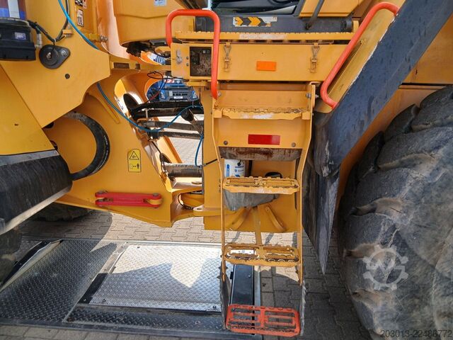 Wheel loader VOLVO L180H Radlader 29,7 t *Waage *12.069 h
