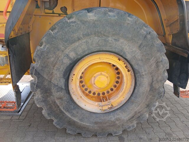 Wheel loader VOLVO L180H Radlader 29,7 t *Waage *12.069 h