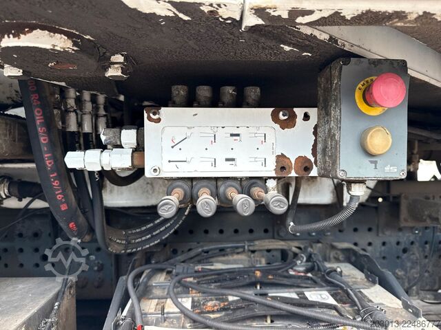 Concrete pump truck MERCEDES-BENZ AROCS 4451 8x4 EURO 6 Betonpumpe SERMAC 5RZ51