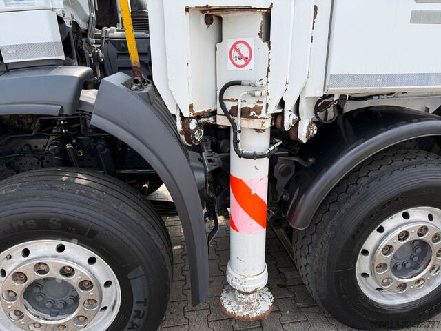 Concrete pump truck MERCEDES-BENZ AROCS 4451 8x4 EURO 6 Betonpumpe SERMAC 5RZ51