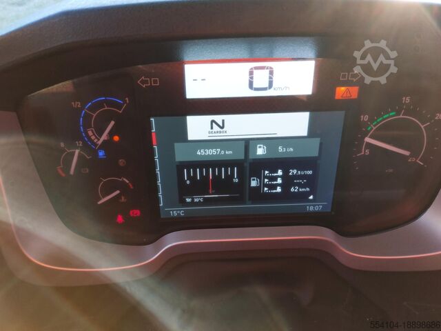 Standard tractor Renault T520