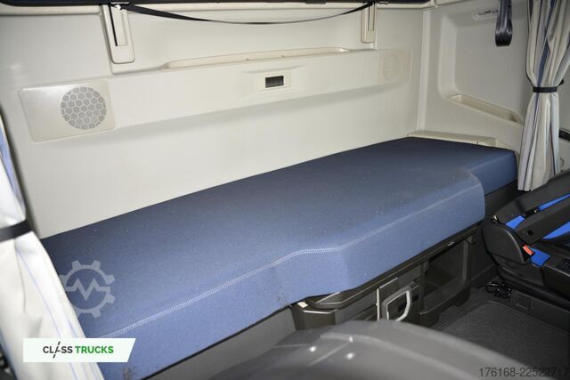 Standard tractor unit VOLVO FH 500 Globetrotter XL I-ParkCool ACC
