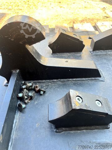 Bucket mounting for Atlas T620 Kretschmer T 620