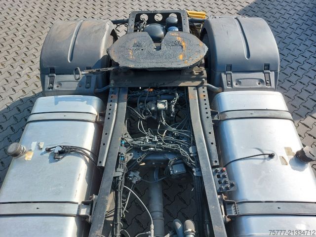 Volumen SZM MAN TGX 18.460 XLX-INTARDER-2 Tanks-ACC-TOP