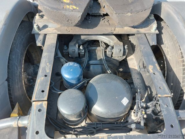 Volumen SZM MAN TGX 18.460 XLX-INTARDER-2 Tanks-ACC-TOP