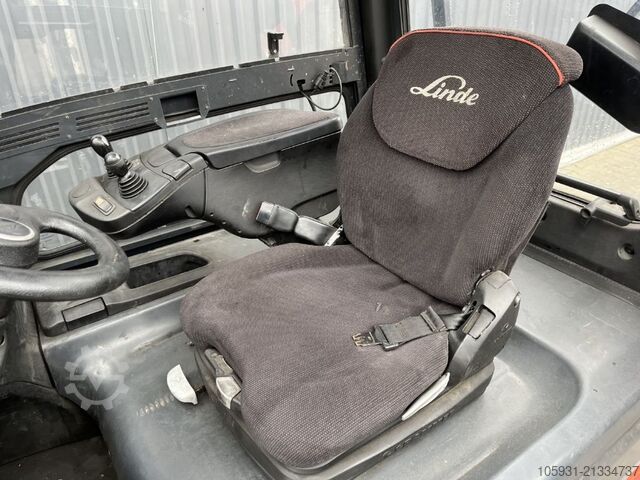 Electric 4-wheel forklift Linde E30L-01