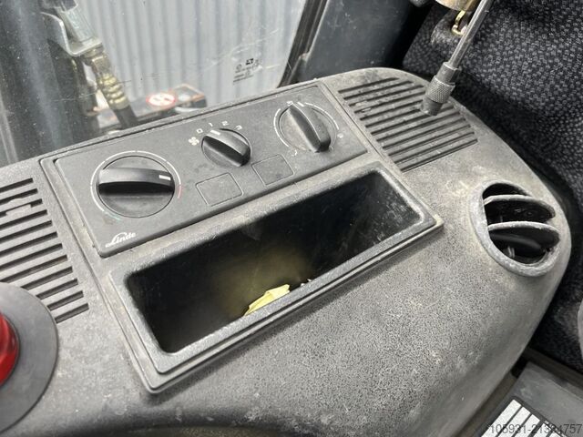 Electric 3-wheel forklift Linde E16-01