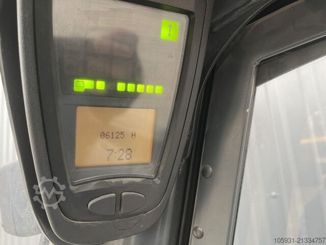 Electric 3-wheel forklift Linde E16-01