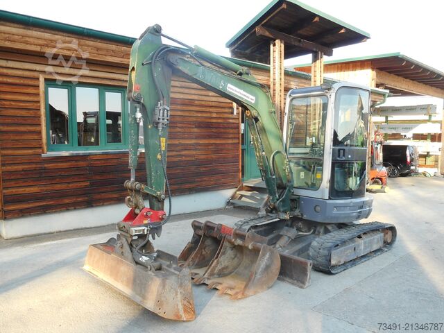 Mini excavator New Holland E39B-SR ( 3.900kg ) 4 Löffel