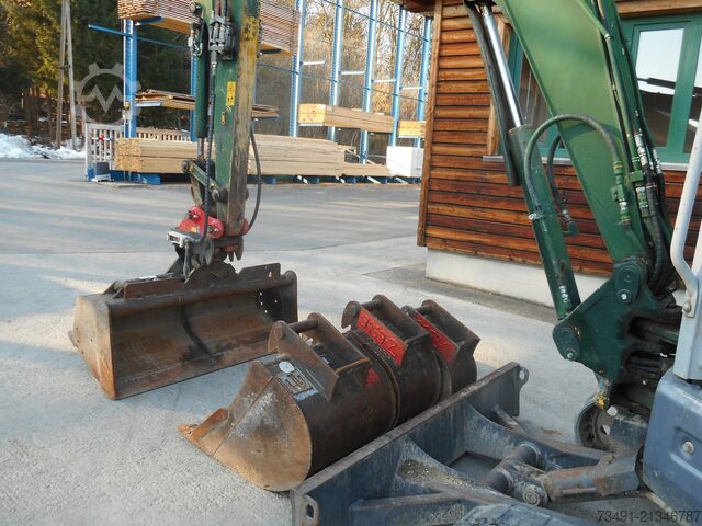 Mini excavator New Holland E39B-SR ( 3.900kg ) 4 Löffel