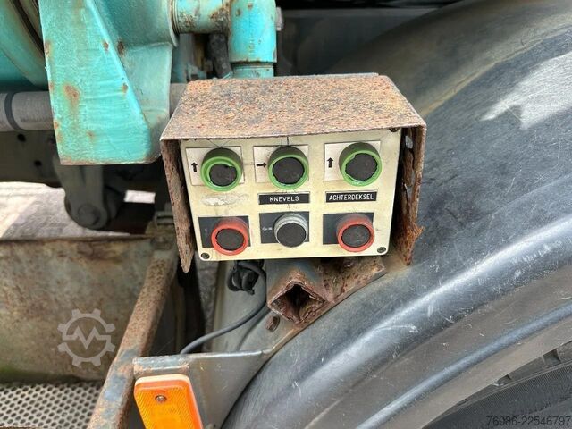 Vacuum truck DAF CF 75.250 WITH RAVO KZ7082/150 VACUUM / CHANNEL...