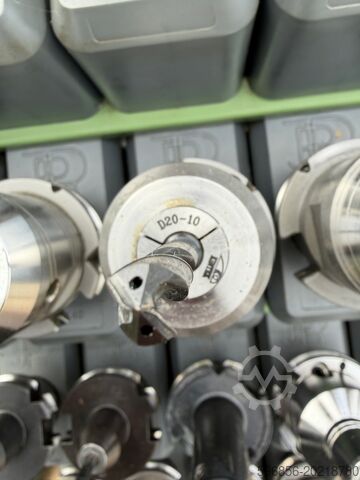 Werkzeughalter SK40 DIN 69871 AD/B mit Spannzange – Bereich Ø1–20 mm Oprawka narzędziowa SK40 DIN 69871 AD/B z tuleją zaciskową – zakres Ø1–20 mm Oprawka narzędziowa SK40 DIN 69871 AD/B z tuleją zaciskową – zakres Ø1–20 mm